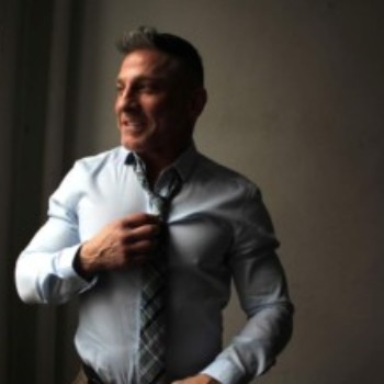Keith offers gay massage in New York